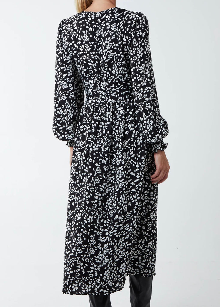 Ruched Front Detail Black And White Abstract Print V-Neck Long Sleeved   Missy Online: Shoes, Fashion & Accessories Based in Leeds