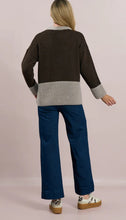 D.E.C.K By Decollage 5009-02 Round Neck Colour Block Knit Jumper (2 Colours)