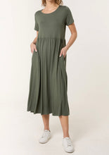 Plain Stretchy Tiered Midi Dress With Pockets (2 Colours)