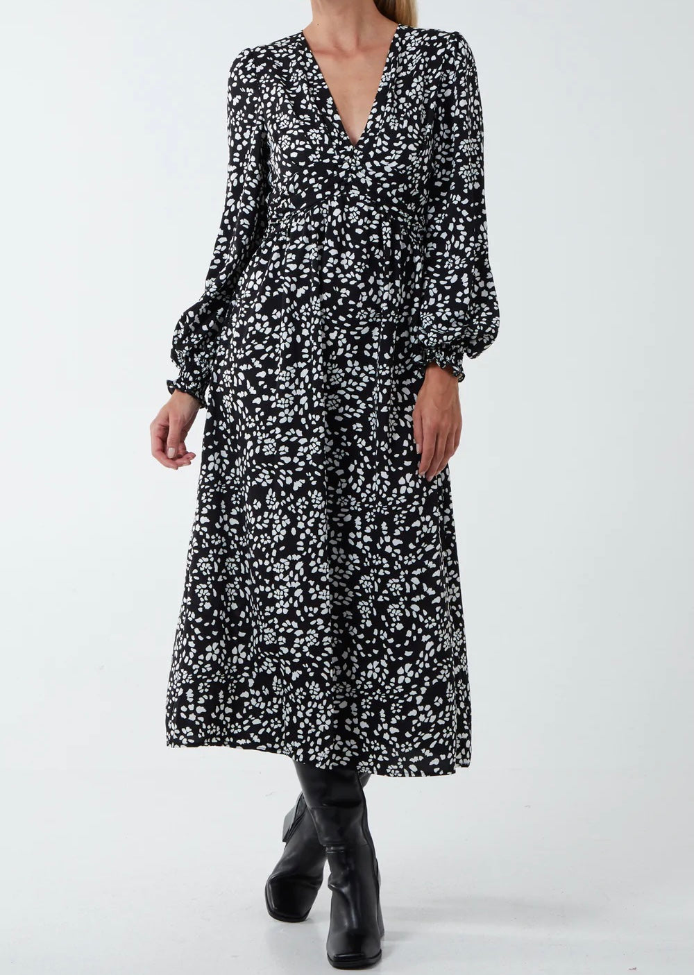 Ruched Front Detail Black And White Abstract Print V-Neck Long Sleeved Midaxi Dress